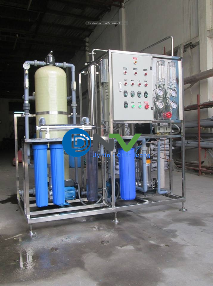 Thiết bị lọc nước RO dùng trong sản xuất nước đá tinh khiết